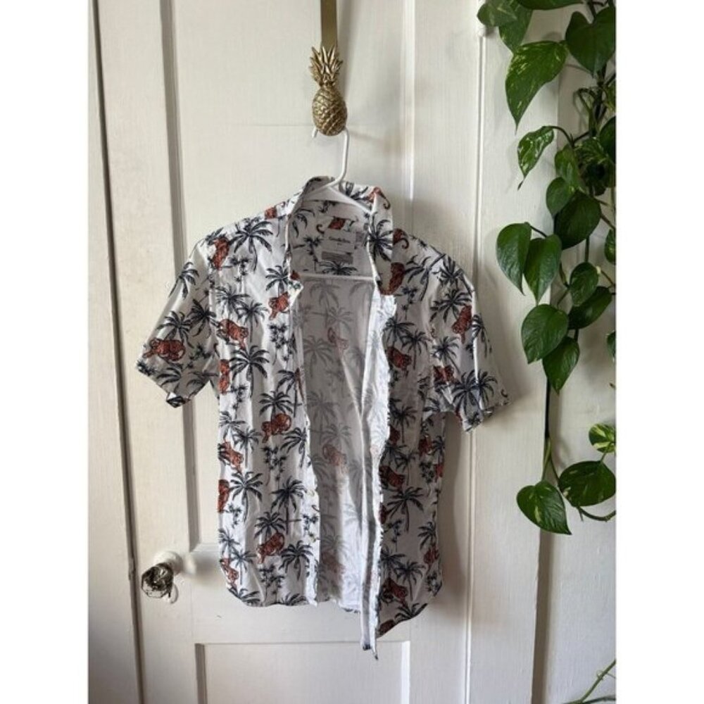 Goodfellow and Co. men’s size small tiger button down shirt